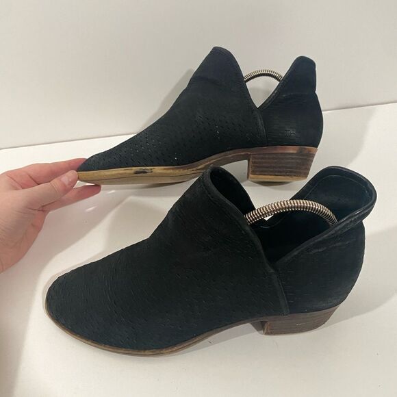 Lucky Brand Bashina Black Suede Leather Block Heel Low Booties Size women’s 8 - Picture 3 of 9